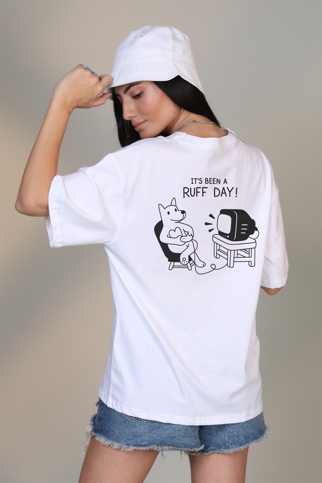 BEAR WITH ME. - Oversized T-Shirt